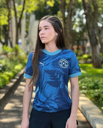 Promo dos Camaisetas de la Albirroja con el logo Bordado